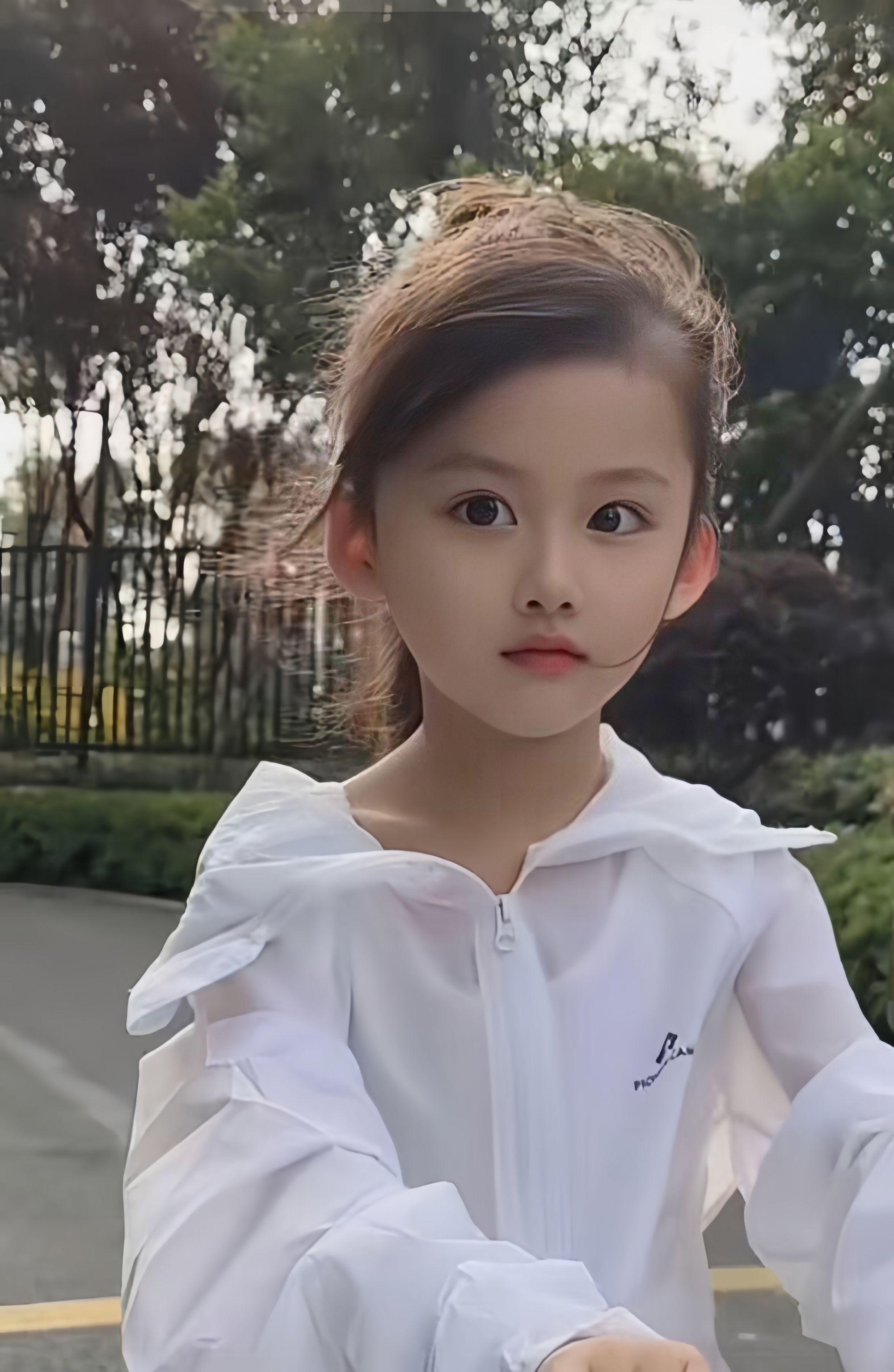 可爱小姑娘图片分享-适合收藏的可爱小姑娘高清图片